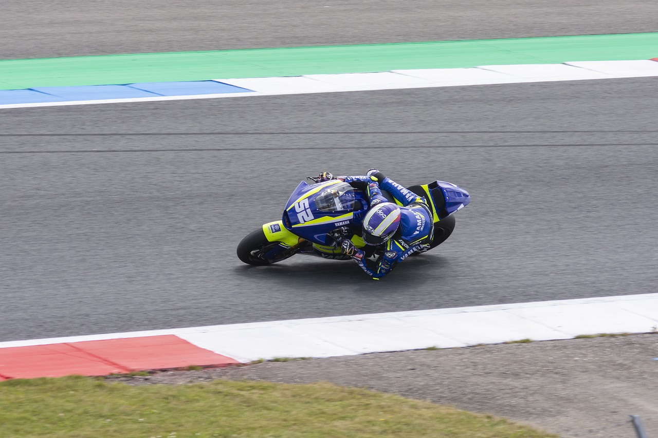 多达四名球 多达四名球