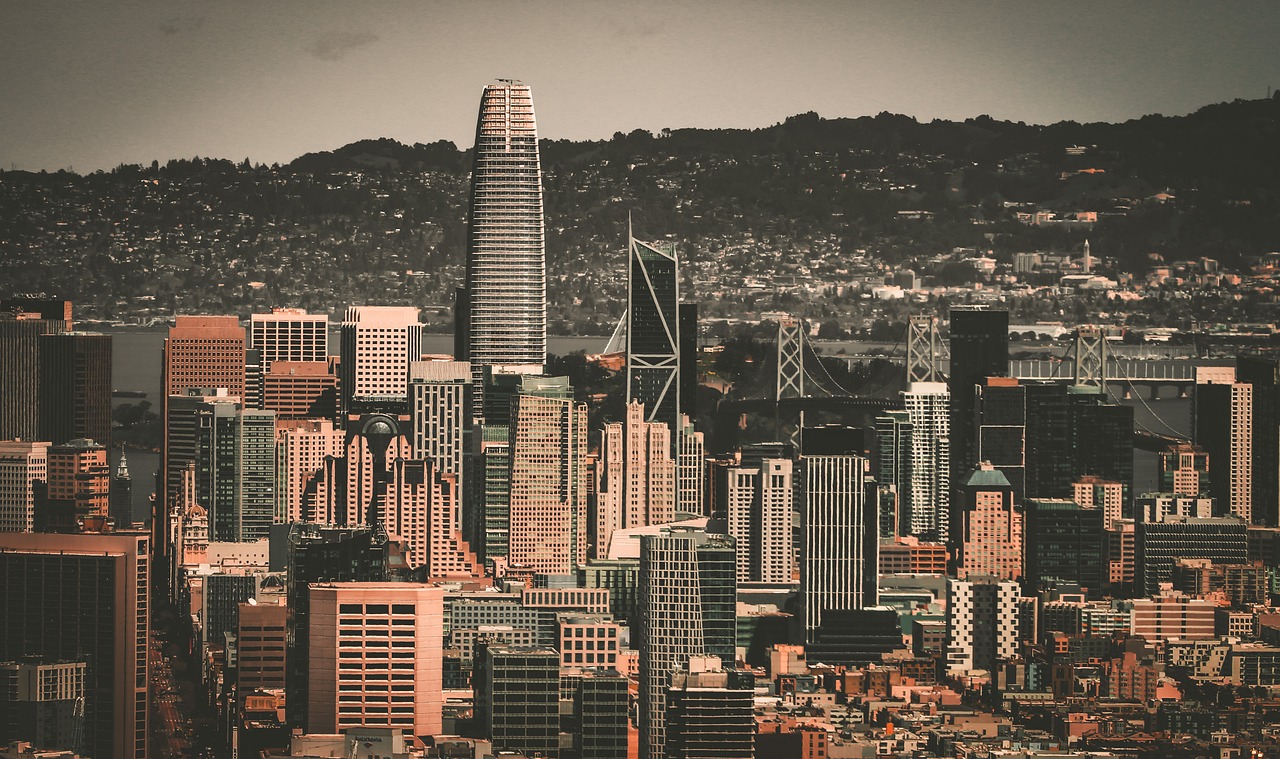 壓倒性的先 壓倒性的先